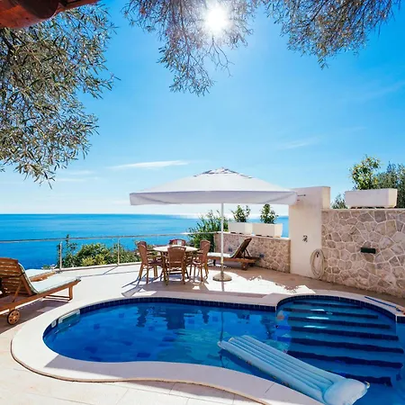 Luxury Con Vista