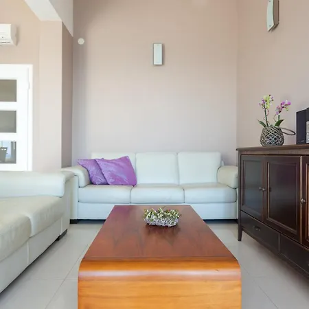 Luxury Con Vista Apartment *
