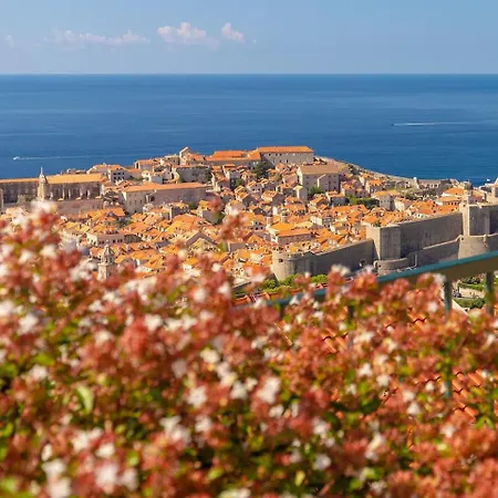 Luxury Con Vista Apartmán *